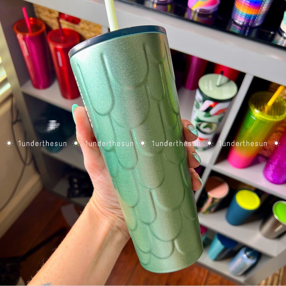 NEW!✨ Starbucks Sage Green Stainless Mermaid Scales 24oz Textured Cold Cup 2022 - Picture 2 of 4